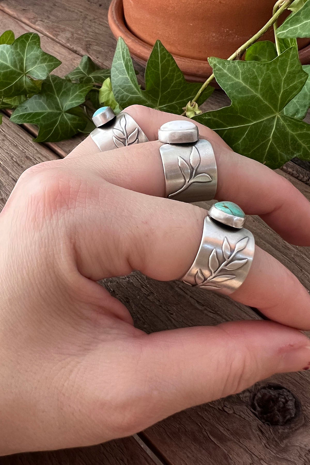 White Buffalo Turquoise Botanical Ring / Size 7 1/2 - 8