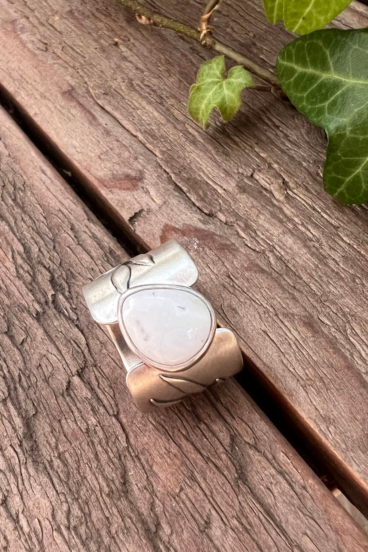 White Buffalo Turquoise Botanical Ring / Size 7 1/2 - 8